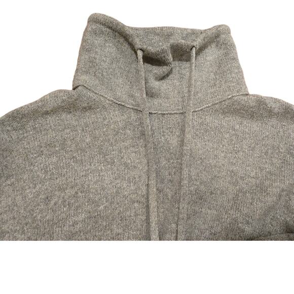 Banana Republic Merino Wool Sweater in Grey Size Medium - Picture 4 of 6